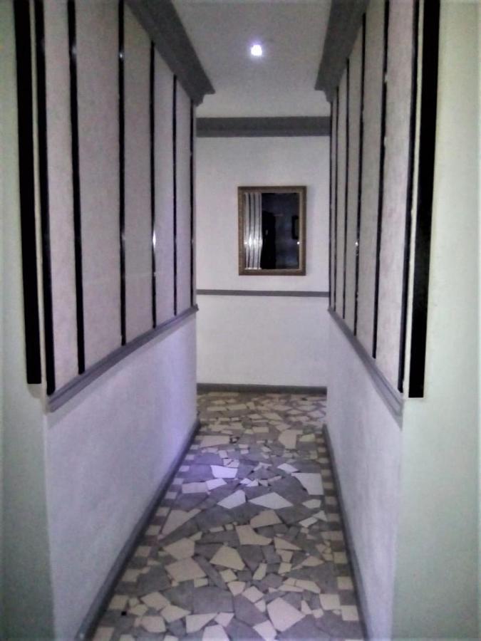 Bread And Barrel Guesthouse Bellville Кейптаун Екстериор снимка