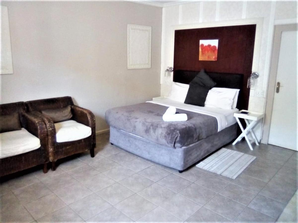 Bread And Barrel Guesthouse Bellville Кейптаун Екстериор снимка