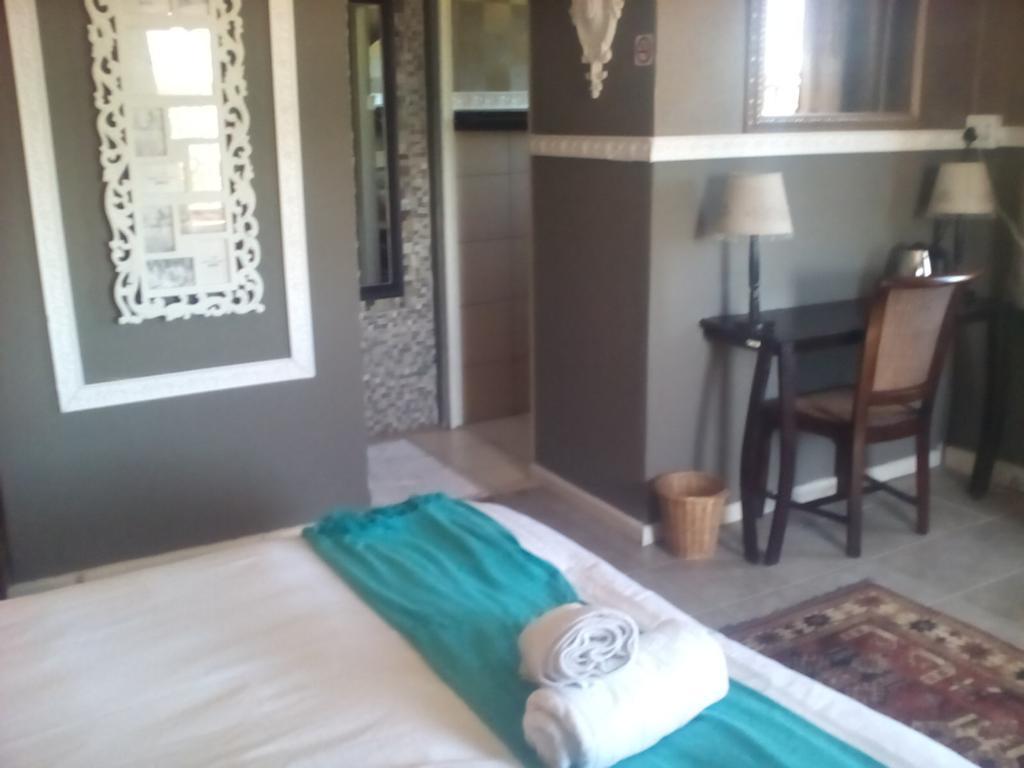 Bread And Barrel Guesthouse Bellville Кейптаун Екстериор снимка