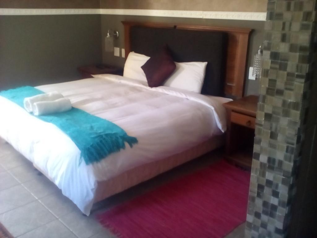 Bread And Barrel Guesthouse Bellville Кейптаун Екстериор снимка